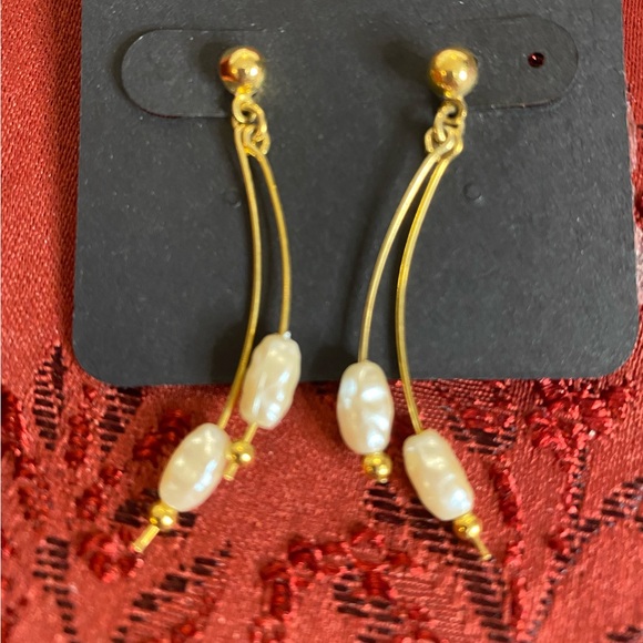 Avon Jewelry - Vintage Avon Gold-tone Simulated Faux Pearl Tassel Pierced Earrings.